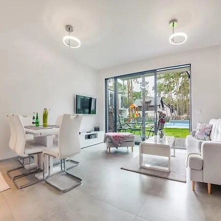 Hébergement de vacances 2-story With A Garden And A Pool