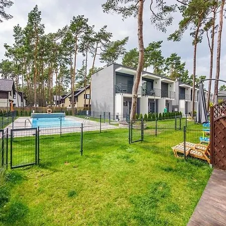 Hébergement de vacances 2-story With A Garden And A Pool