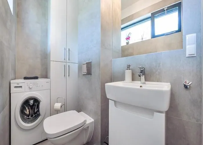 2-story With A Garden And A Pool Prázdninový dům Pobierowo