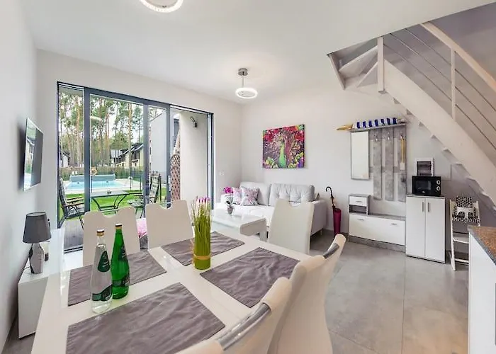 2-story With A Garden And A Pool Prázdninový dům *